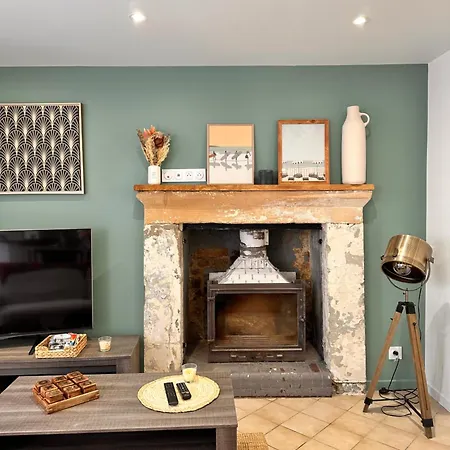 Maison Entre Terre Et *