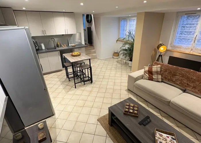 Maison Entre Terre Et *